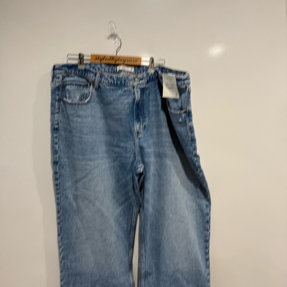NWT Abercrombie & Fitch High Rise Loose Jean - Picture 6 of 9